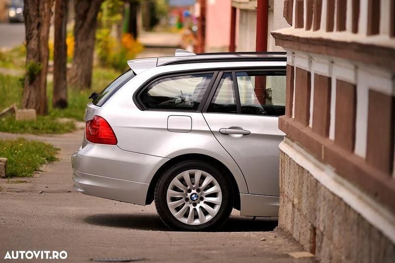 Gri Utilizat 2011 BMW 318 Luxury Line Break | 5.400 EUR (Preț bun) - Imagine 1/4