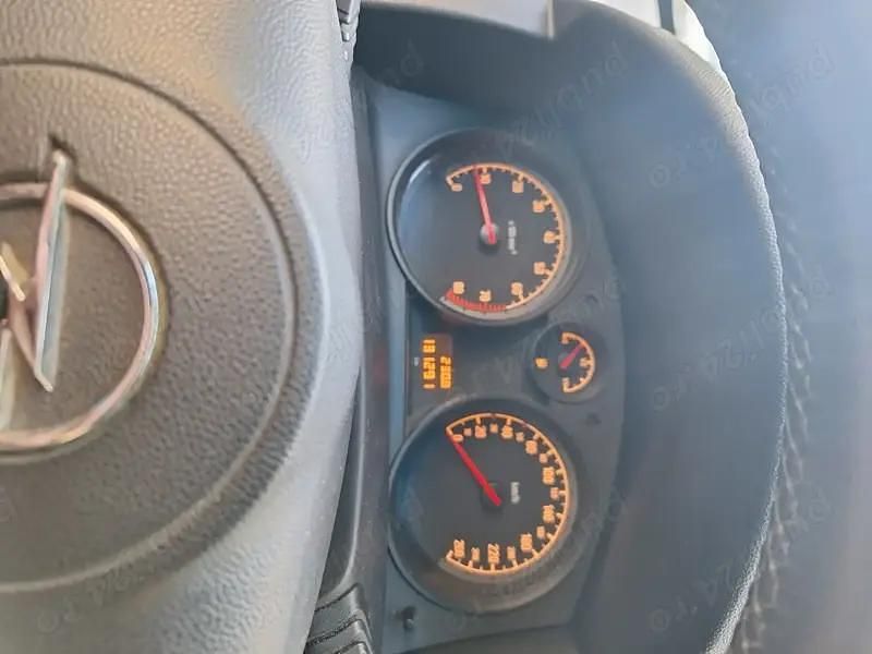 Utilizat 2011 Opel Astra Hatchback | 4.200 EUR (Preț OK) - Imagine 1/4