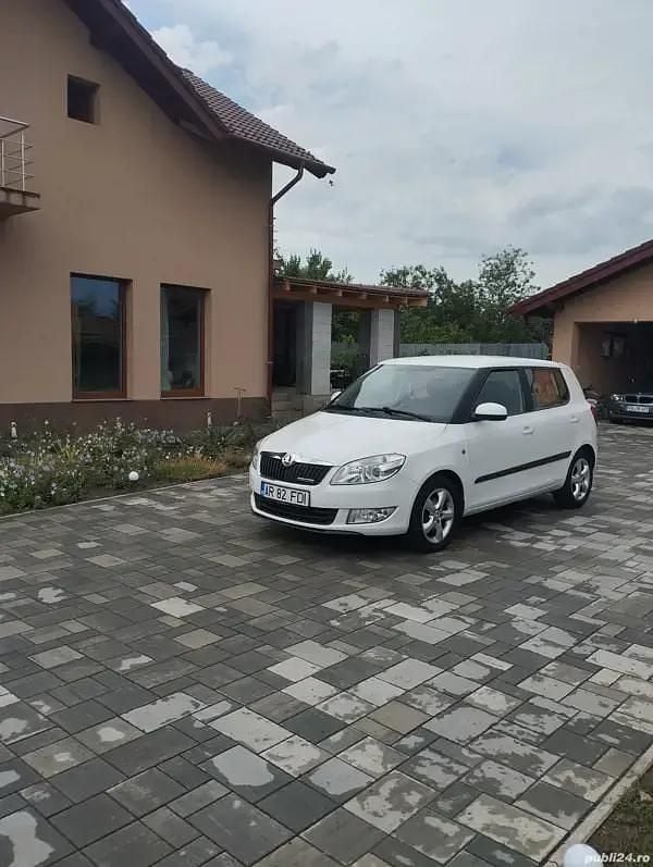 Utilizat 2013 Skoda Fabia Hatchback | 4.500 EUR (Preț OK) - Imagine 1/4