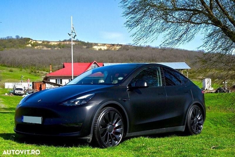Culoarenegru Utilizat 2022 Tesla Model Y Performance SUV | 35.000 EUR (Preț bun) - Imagine 1/4