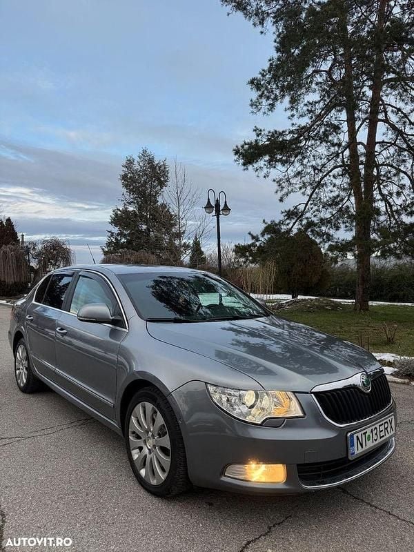 Culoaregri Utilizat 2010 Skoda Superb Elegance Berlinǎ | 4.800 EUR (Preț OK) - Imagine 1/4