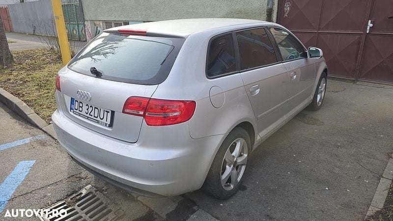 Second-hand Audi A3 105 CP (77 kW) 2011 Culoareargint Hatchback