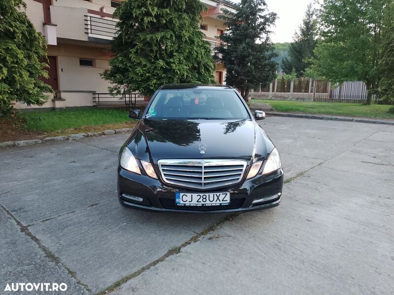Maro Utilizat 2013 Mercedes E200 Elegance | 8.390 EUR - Imagine 1/4