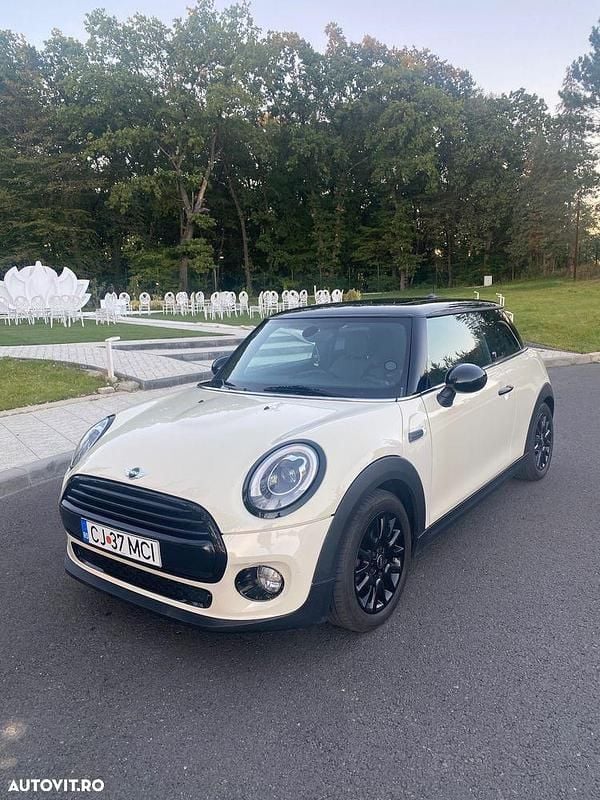 Culoarealb Utilizat 2014 Mini Cooper Essential Hatchback | 7.950 EUR (Super Preț) - Imagine 1/4