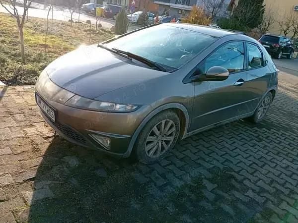 Gri Second-hand 2008 Honda Civic Hatchback | 2.400 EUR (Preț OK) - Imagine 1/4