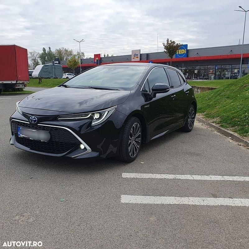 Second-hand Toyota Corolla 122 CP (89 kW) 2021 Culoarenegru Hatchback