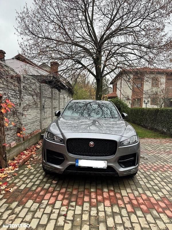 Second-hand Jaguar F-Pace R-Sport 180 CP (132 kW) 2019 Culoaregri SUV