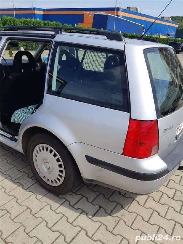 Second-hand VW Bora 105 CP (77 kW) 2000 Berlinǎ