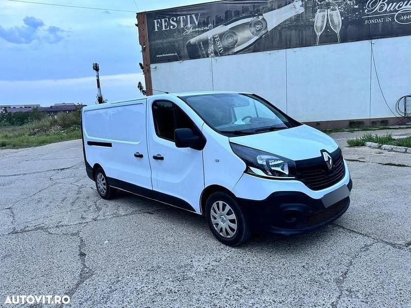 Alb Utilizat 2015 Renault Trafic Van | 7.500 EUR (Super Preț) - Imagine 1/4