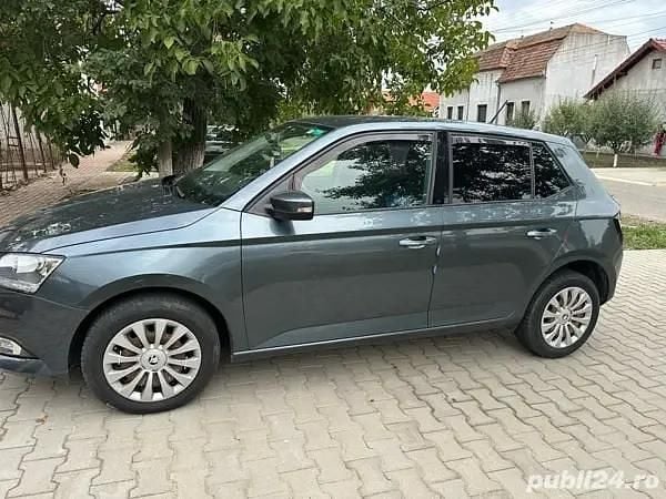 Gri Utilizat 2020 Skoda Fabia Hatchback | 8.900 EUR (Preț bun) - Imagine 1/4