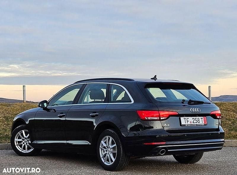 Second-hand Audi A4 Design 150 CP (110 kW) 2017 Culoarenegru Break