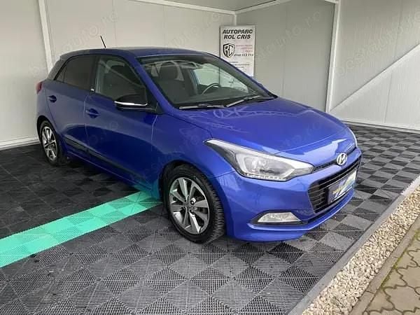 Second-hand Hyundai i20 84 CP (61 kW) 2018 Albastru Hatchback