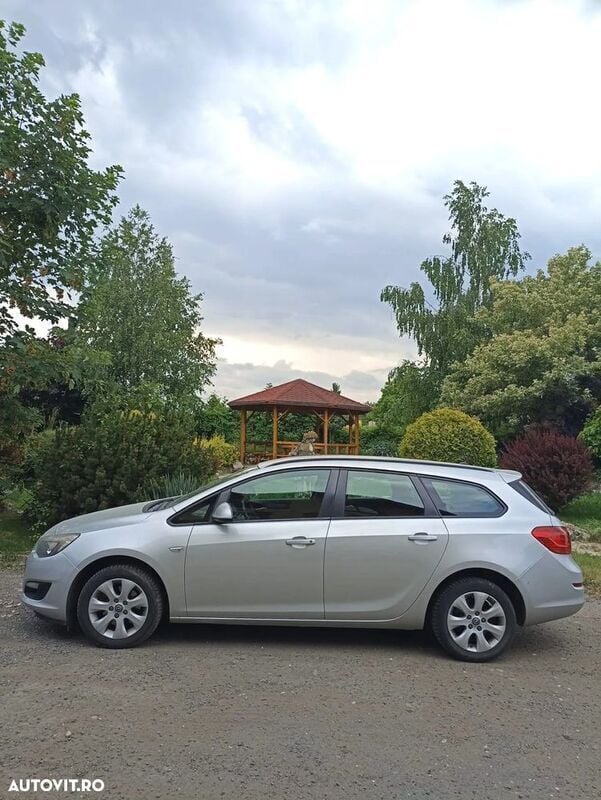 Gri Utilizat 2015 Opel Astra Break | 4.400 EUR (Preț bun) - Imagine 1/4