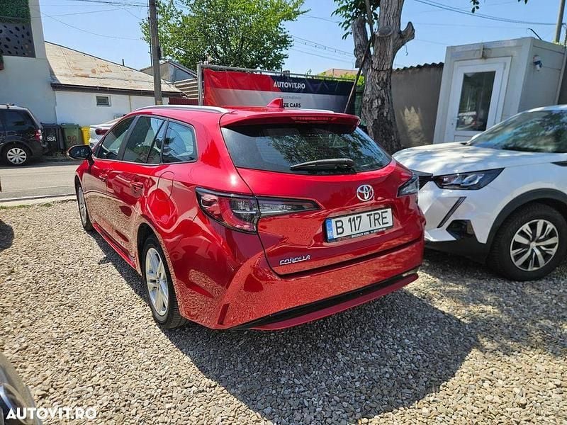 Second-hand Toyota Corolla 116 CP (85 kW) 2020 Rosu Break