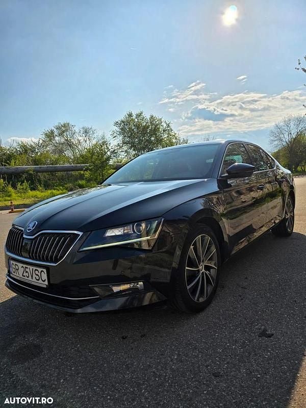 Negru Utilizat 2018 Skoda Superb Active Hatchback | 16.500 EUR (Preț bun) - Imagine 1/4
