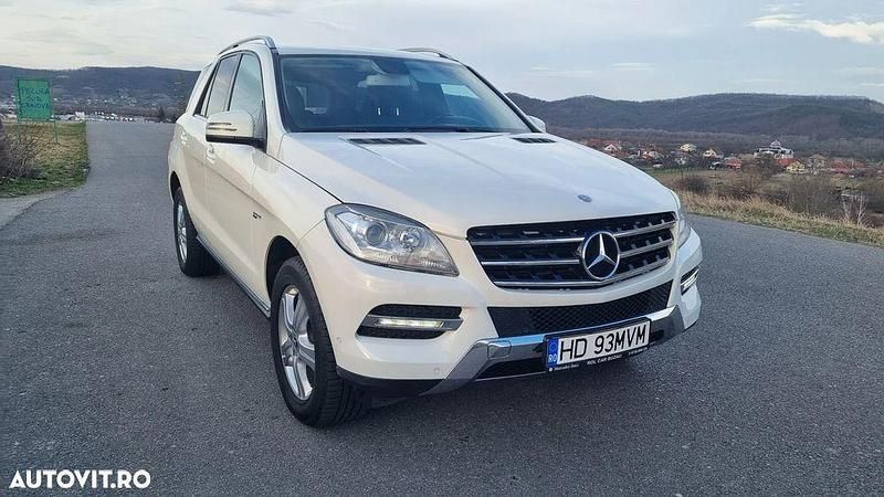 Alb Utilizat 2012 Mercedes ML250 SUV | 11.800 EUR (Super Preț) - Imagine 1/4