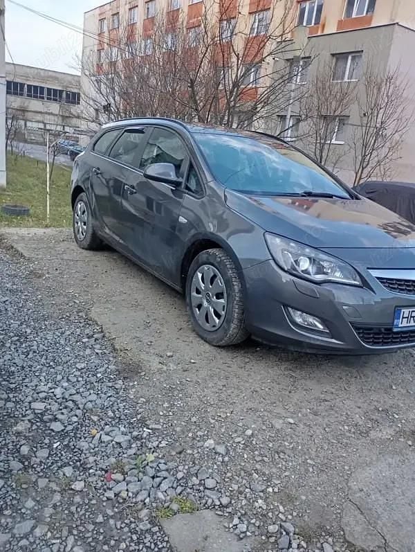 Second-hand Opel Astra Sport 160 CP (117 kW) 2011 Gri Hatchback