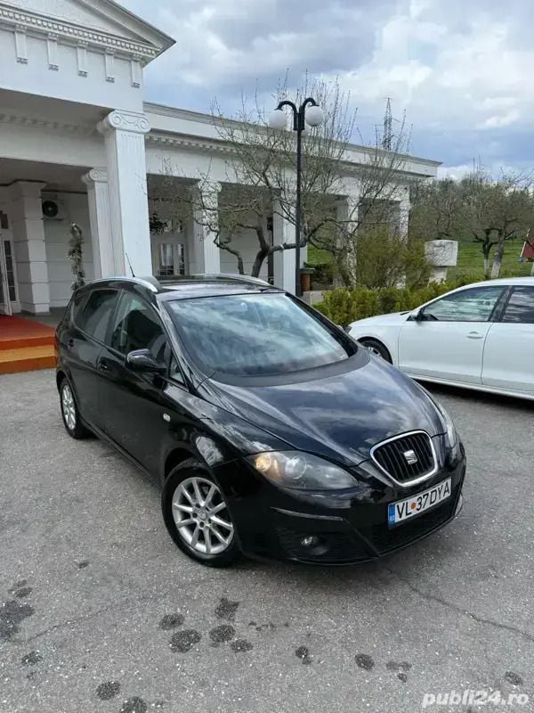 Negru Utilizat 2011 Seat Altea XL Monovolum | 3.700 EUR (Preț OK) - Imagine 1/4