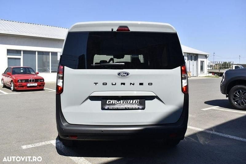 Nouă Ford Tourneo Courier Trend 125 CP (91 kW) 2025 Culoaregri Monovolum