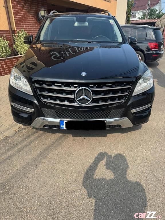 Negru Utilizat 2014 Mercedes ML250 SUV | 10.500 EUR - Imagine 1/4
