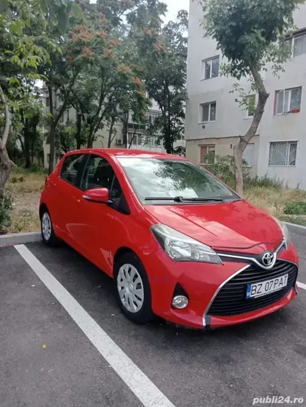 Rosu Utilizat 2016 Toyota Yaris Hatchback | 7.500 EUR (Preț OK) - Imagine 1/4