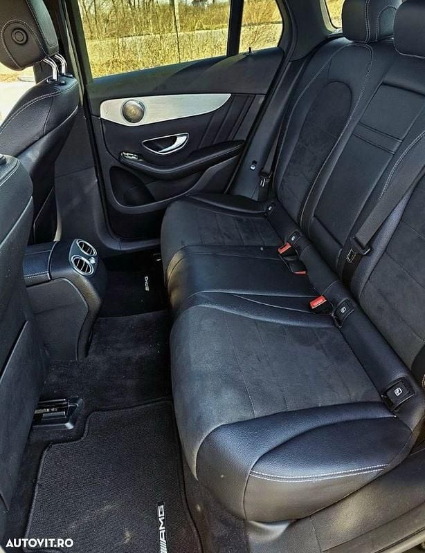 Second-hand Mercedes GLC250 204 CP (150 kW) 2016 Culoarenegru SUV