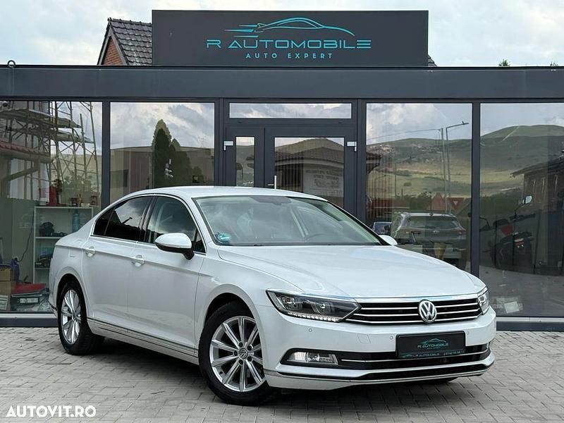 Culoarealb Utilizat 2016 VW Passat Highline Berlinǎ | 13.999 EUR (Preț OK) - Imagine 1/4
