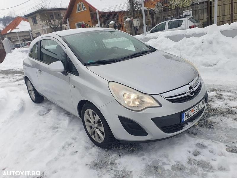 Culoareargint Utilizat 2013 Opel Corsa Edition Hatchback | 2.750 EUR (Preț bun) - Imagine 1/4