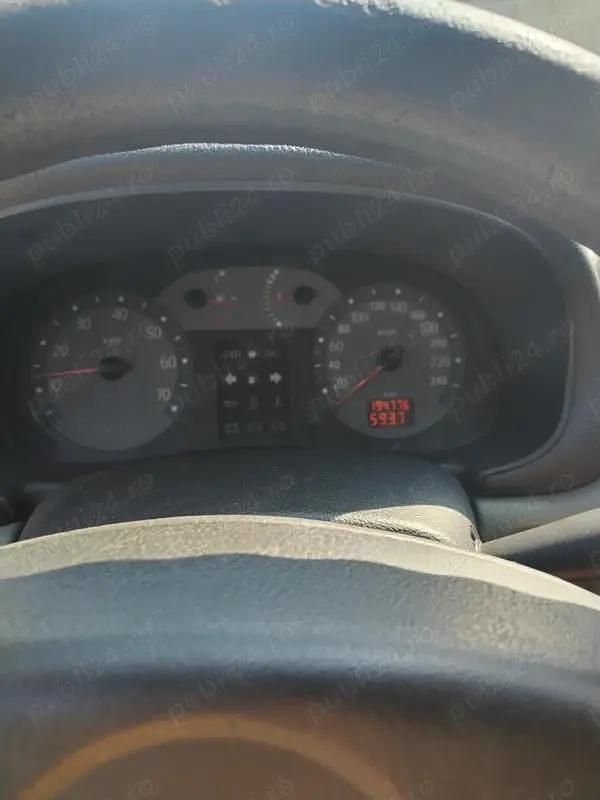 Utilizat 2004 Renault Clio II Berlinǎ | 5.000 EUR - Imagine 1/4