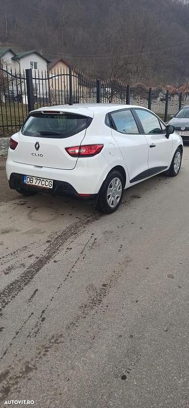 Second-hand Renault Clio IV Expression 75 CP (55 kW) 2015 Culoarealb Berlinǎ