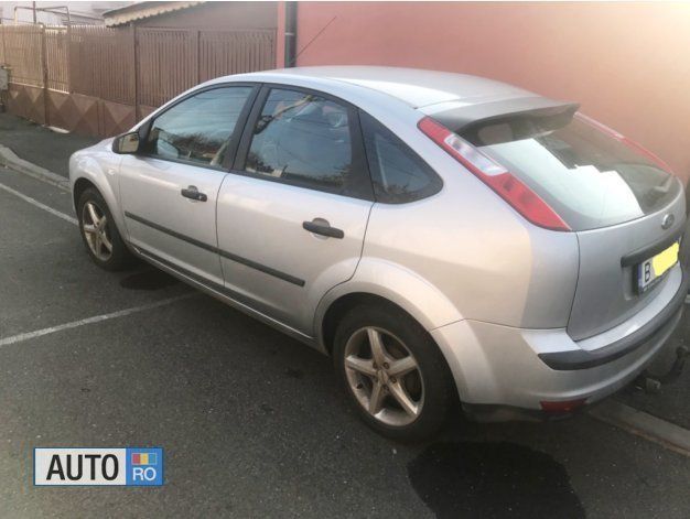 Second-hand Ford Focus 105 CP (77 kW) 2004 Gri Hatchback