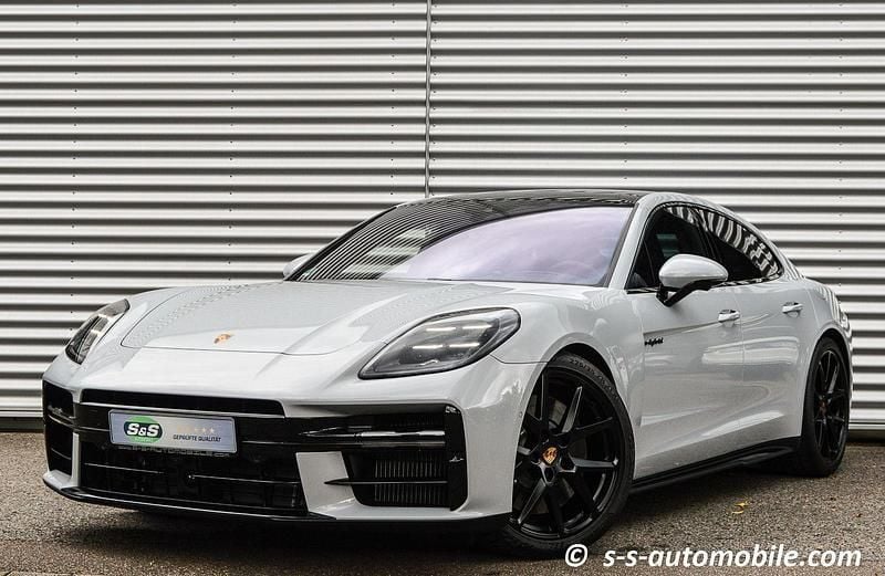 Nouă Porsche Panamera 4S 544 CP (400 kW) 2025 Berlinǎ