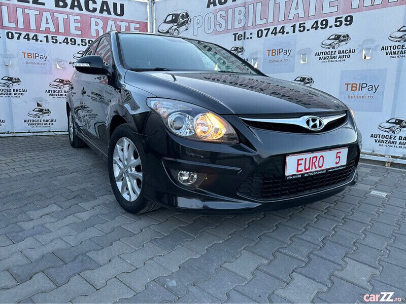 Negru Utilizat 2011 Hyundai i30 Comfort Hatchback | 6.750 EUR (Puțin scump) - Imagine 1/4