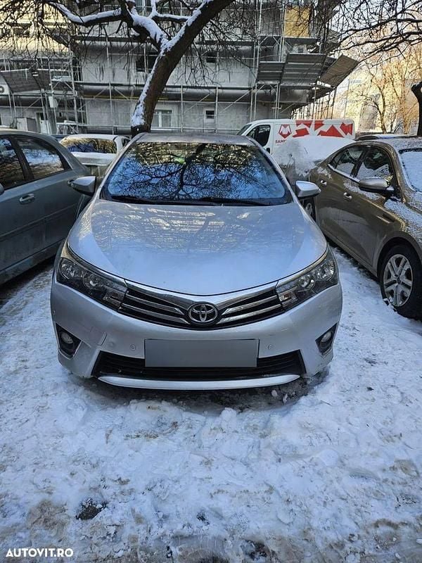 Second-hand Toyota Corolla Luna 99 CP (72 kW) 2016 Culoareargint Berlinǎ