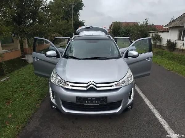 Argintiu Utilizat 2015 Citroën C4 Aircross SUV | 8.200 EUR - Imagine 1/4