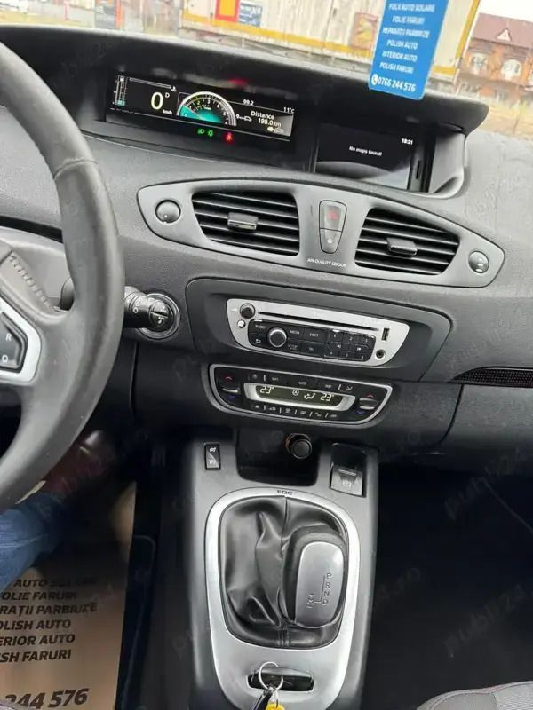Utilizat 2012 Renault Scénic III Monovolum | 5.000 EUR (Preț OK) - Imagine 1/4