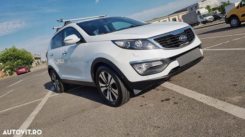 Alb Utilizat 2012 Kia Sportage SUV | 8.800 EUR (Preț OK) - Imagine 1/4