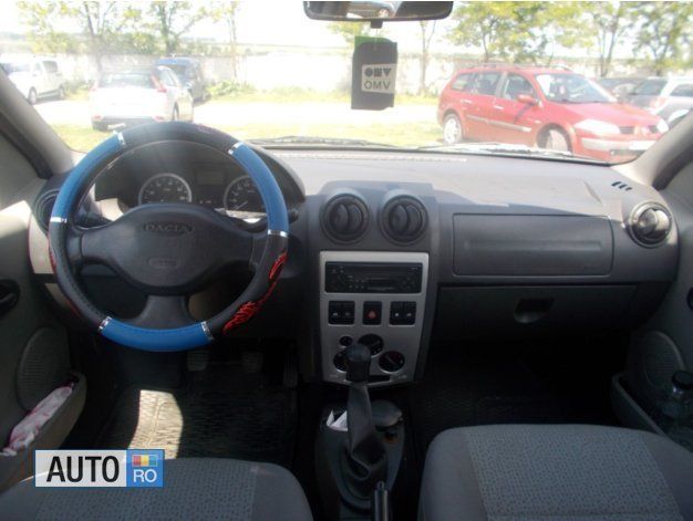 Second-hand Dacia Logan 90 CP (66 kW) 2006 Albastru marin Berlinǎ