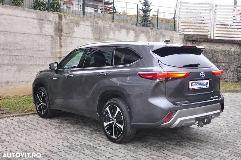 Second-hand Toyota Highlander Executive 247 CP (181 kW) 2021 Culoaregri SUV