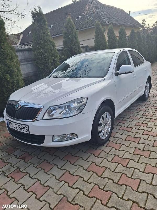 Second-hand Skoda Octavia Ambiente 105 CP (77 kW) 2011 Culoarealb Berlinǎ