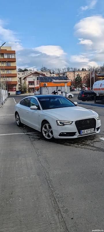 Alb Utilizat 2015 Audi A5 Sportback Berlinǎ | 10.600 EUR (Preț bun) - Imagine 1/4
