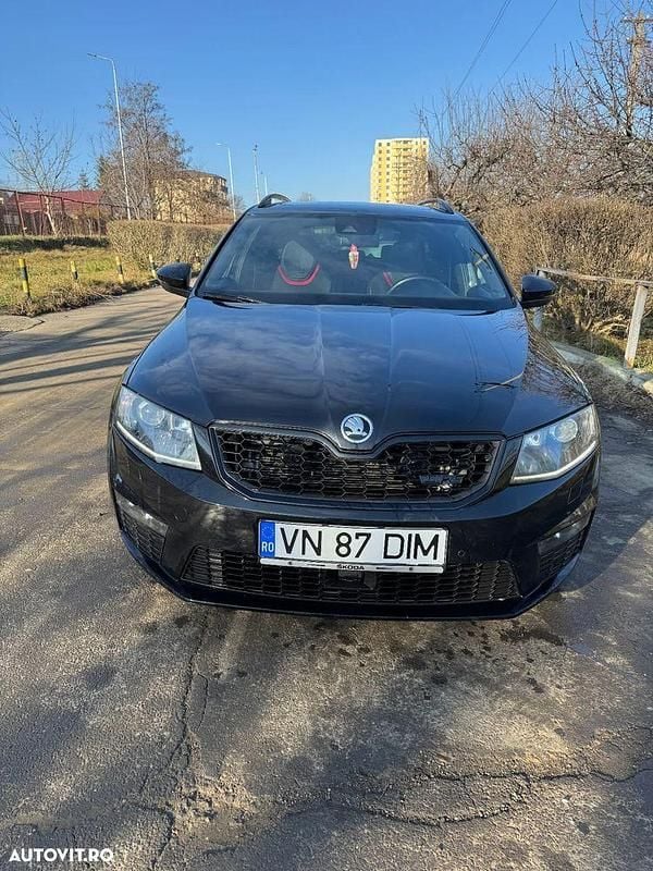 Culoarenegru Utilizat 2016 Skoda Octavia RS Break | 13.300 EUR (Preț bun) - Imagine 1/4