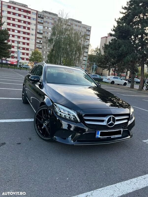 Negru Utilizat 2019 Mercedes C300e Break | 18.290 EUR - Imagine 1/4