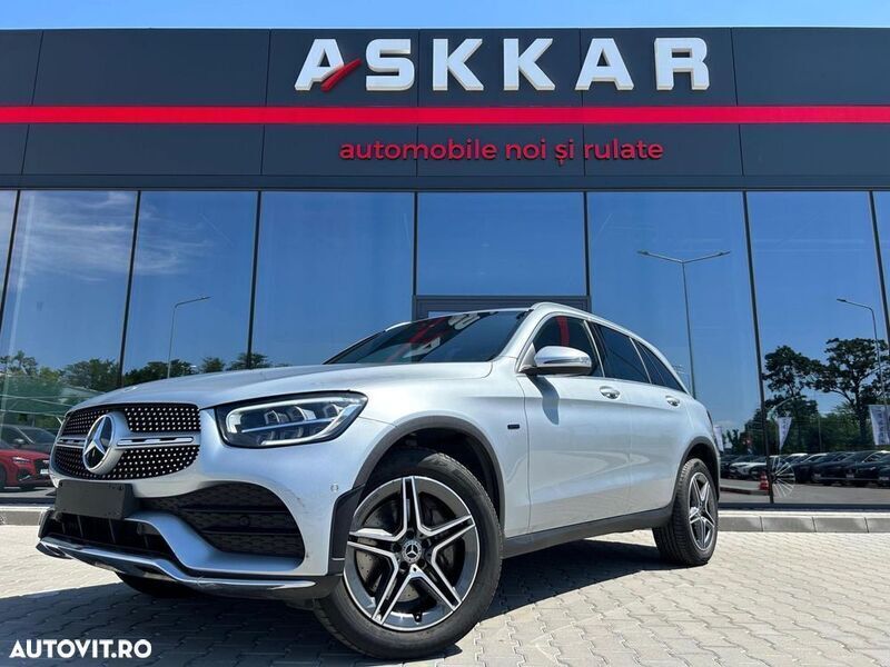 Argint Utilizat 2020 Mercedes GLC300e AMG line SUV | 40.163 EUR (Super Preț) - Imagine 1/4