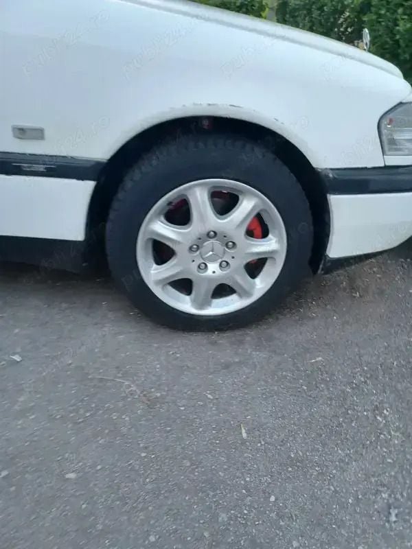 Utilizat 1996 Mercedes C220 Berlinǎ | 2.200 EUR - Imagine 1/4