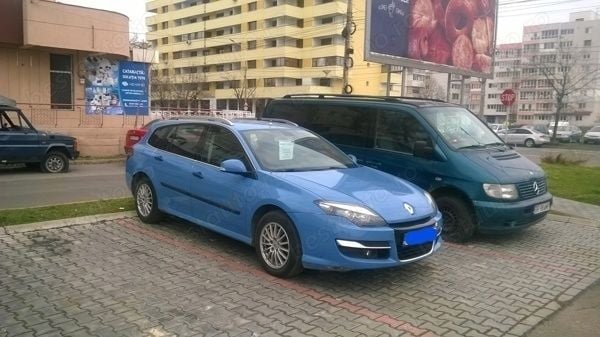 Utilizat 2011 Renault Laguna III Hatchback | 4.800 EUR (Preț OK) - Imagine 1/4