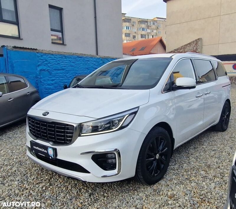 Second-hand Kia Carnival 204 CP (150 kW) 2018 Alb Monovolum