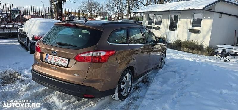 Second-hand Ford Focus Trend 125 CP (91 kW) 2013 Culoaremaro Break