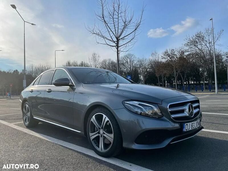Gri Utilizat 2017 Mercedes E220 Exclusive Berlinǎ | 22.400 EUR (Super Preț) - Imagine 1/4