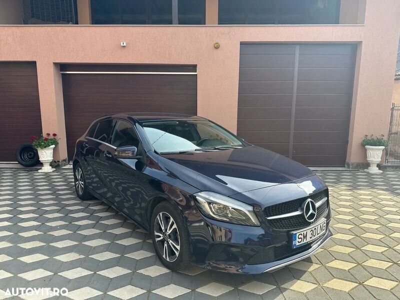 Albastru Utilizat 2017 Mercedes A200 Hatchback | 14.300 EUR (Super Preț) - Imagine 1/4